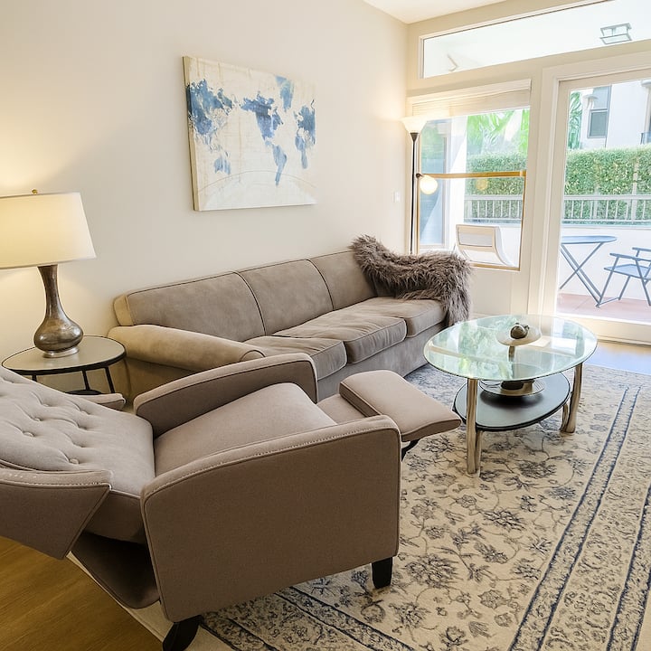 Free Resort Access | 2 Bedroom At Ucla Westwood - Los Angeles, CA