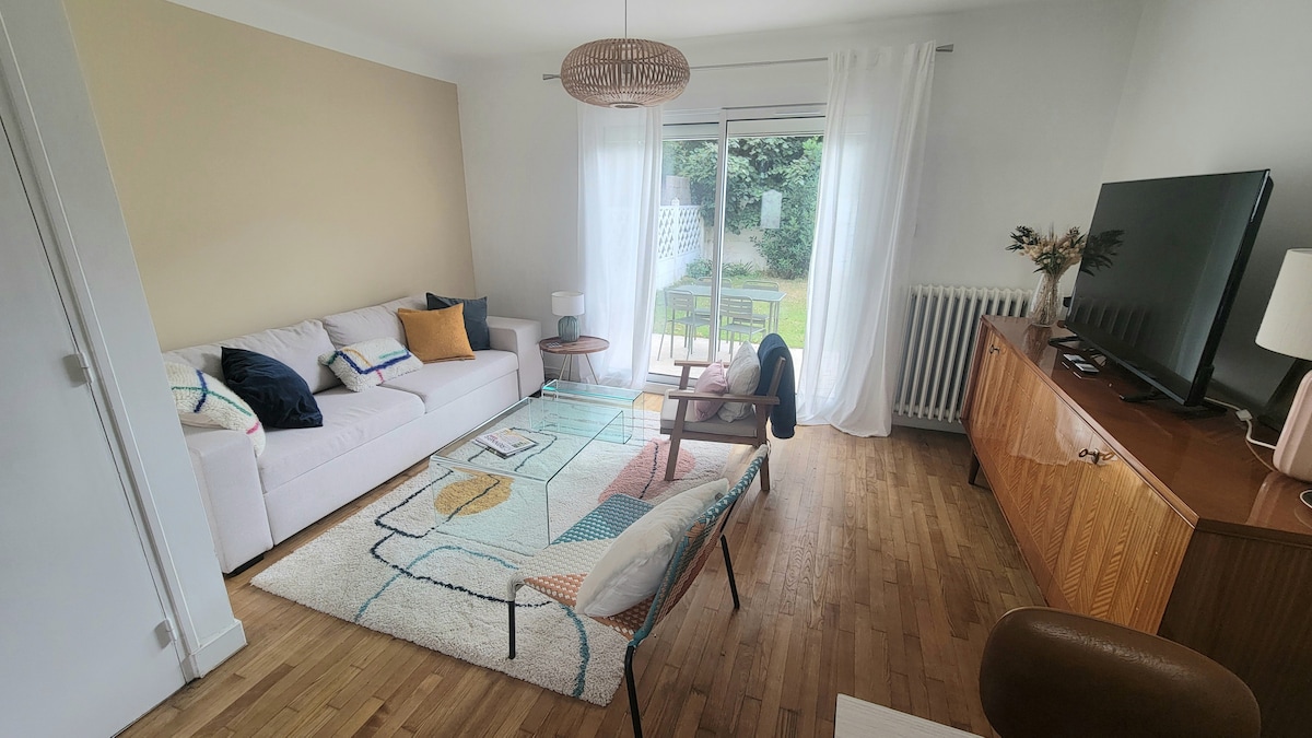 Propriété Airbnb réussie: Townhouse with garden à Rennes