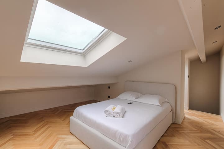 一楼卧室/一楼卧室
床铺尺寸：140 x 190