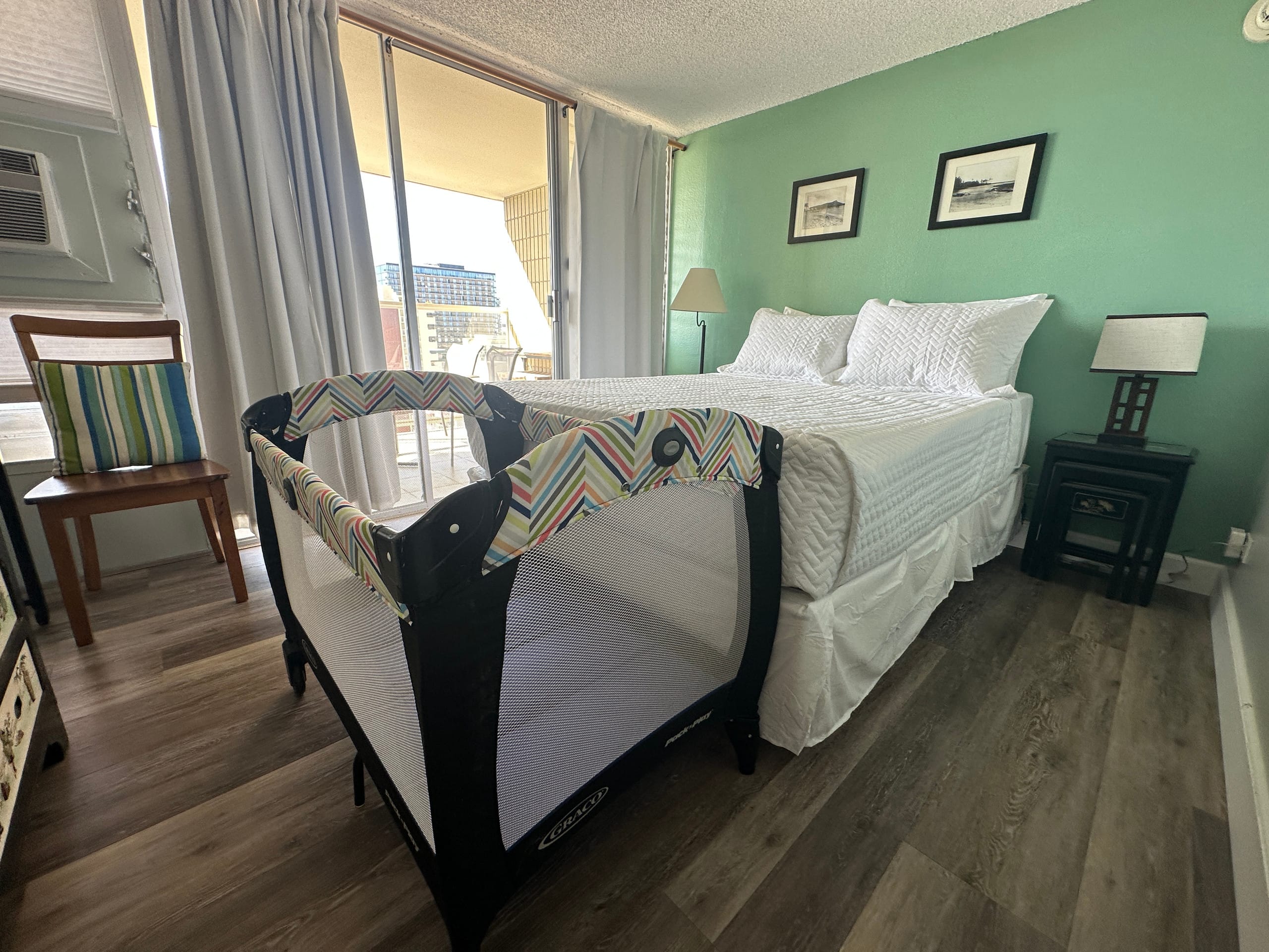 Condo in Honolulu · ★4.94 · 1 bedroom · 2 beds · 1 private bath - Image 18