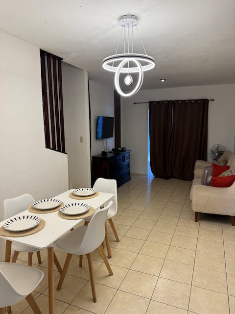 Entire downtown 6Per accommodation with pool