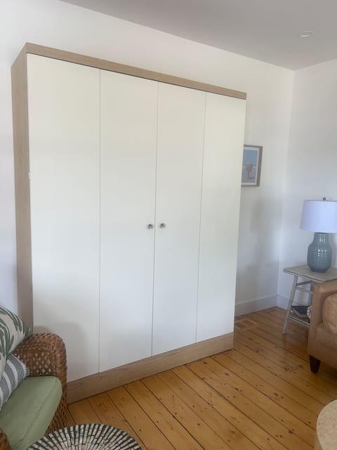 Top Airbnb: New Renovation In Downtown Oak Bluffs - Waterview in Oak Bluffs