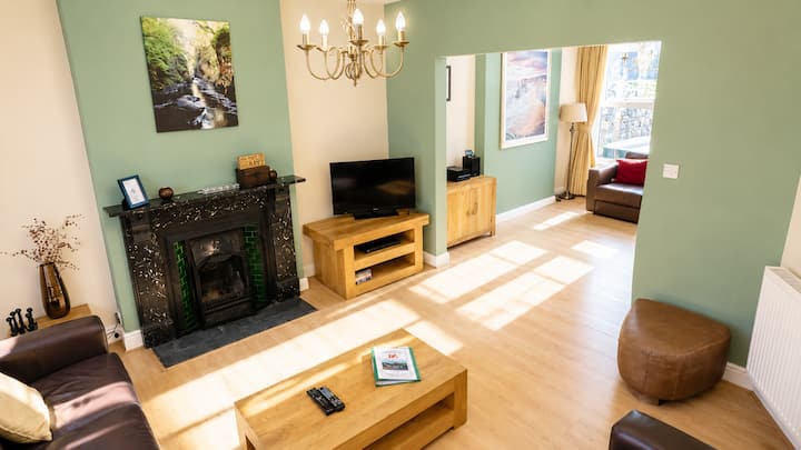 5* Family Home, 3 Min Beach Walk - Barmouth