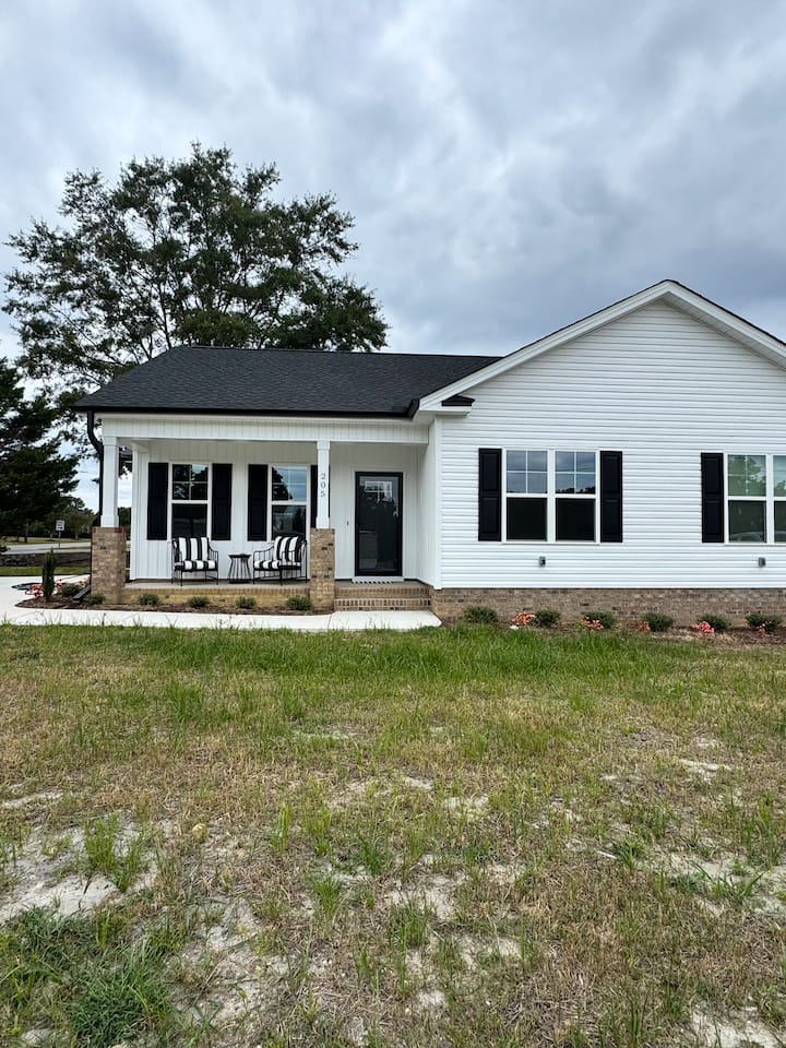 New Modern 2br Duplex Near I-95 + Raleigh - Smithfield, NC