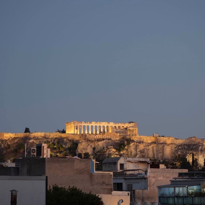 Poly16. 240 Sqm. (2 700 Sq Ft) Sleeps 14. Luxury - Athènes