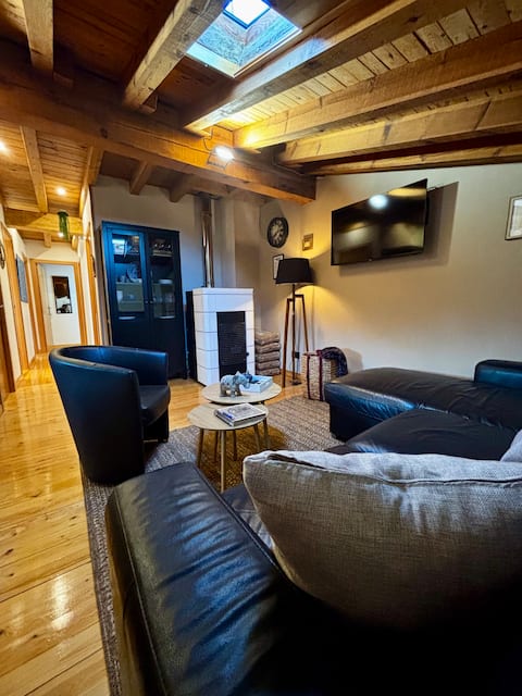 Popular Airbnb listing: Grandpa's attic in Burgos