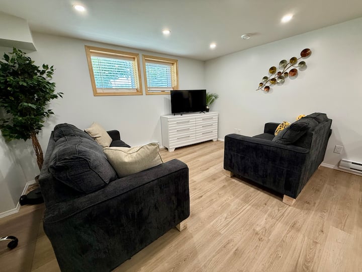 "Bee Kind" New 2bd Private Suite - Saskatoon