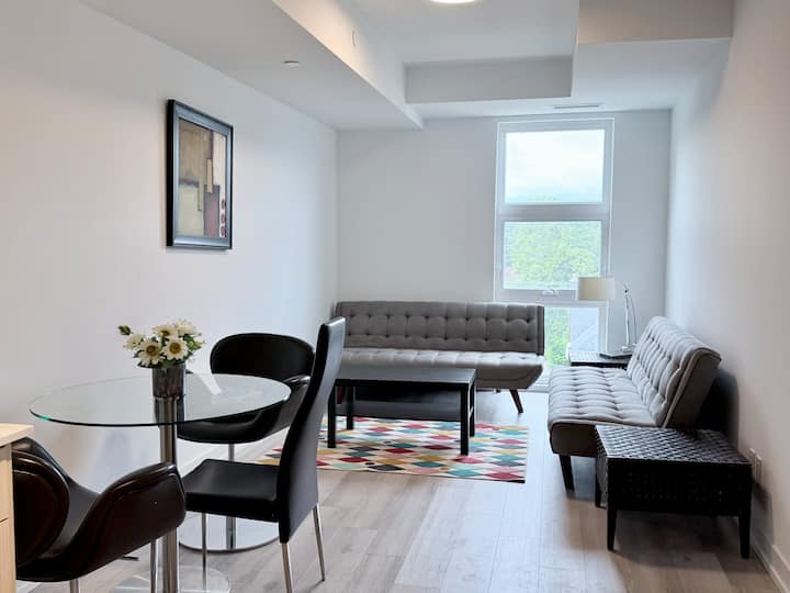 Luxury Upper Foresthill Suite - Toronto