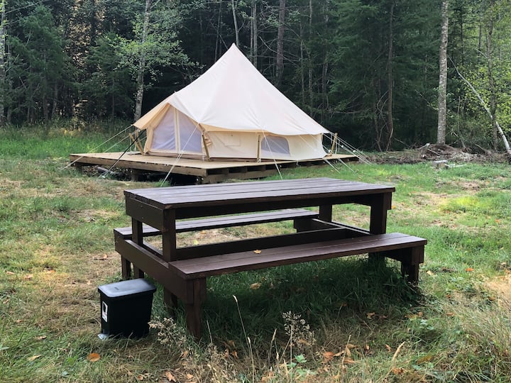 Pasture's Edge Bell Tent - Campbell River