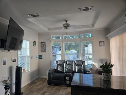 Popular Airbnb listing: Bradenton Getaway in Lakewood Ranch