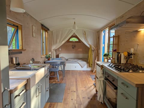 Top Airbnb: Tiny house / construction trailer in nature in Schleswig Flensburg