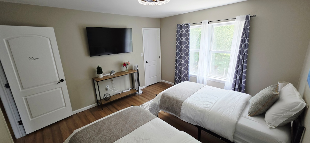 65" Samsung ILIONGOZA SMART TV ukutani.