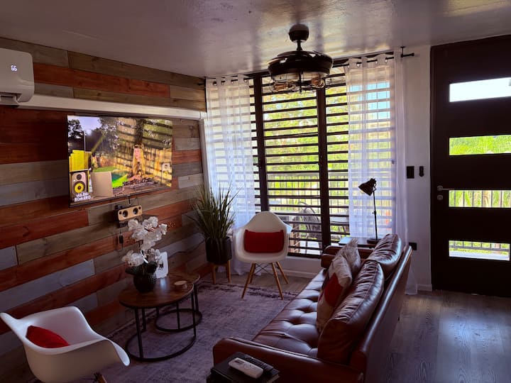 Chic Industrial Loft-central Sj - San Juan