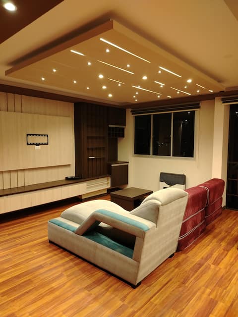 4 Bedrooms each with their own bathroom. Per room