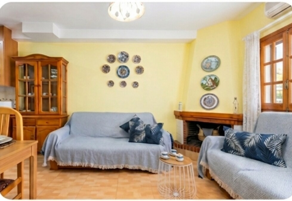 Top Airbnb: Right on the waterfront | Patio + Parking | 3 Bedrooms | 3 Bathrooms in Santa Pola