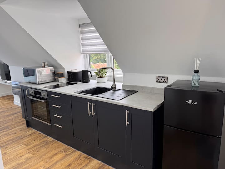 A New Detached Studio Annexe - Southampton Airport (SOU)