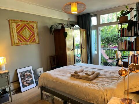 Popular Airbnb listing: Light family home Amsterdam in Scheldebuurt Midden