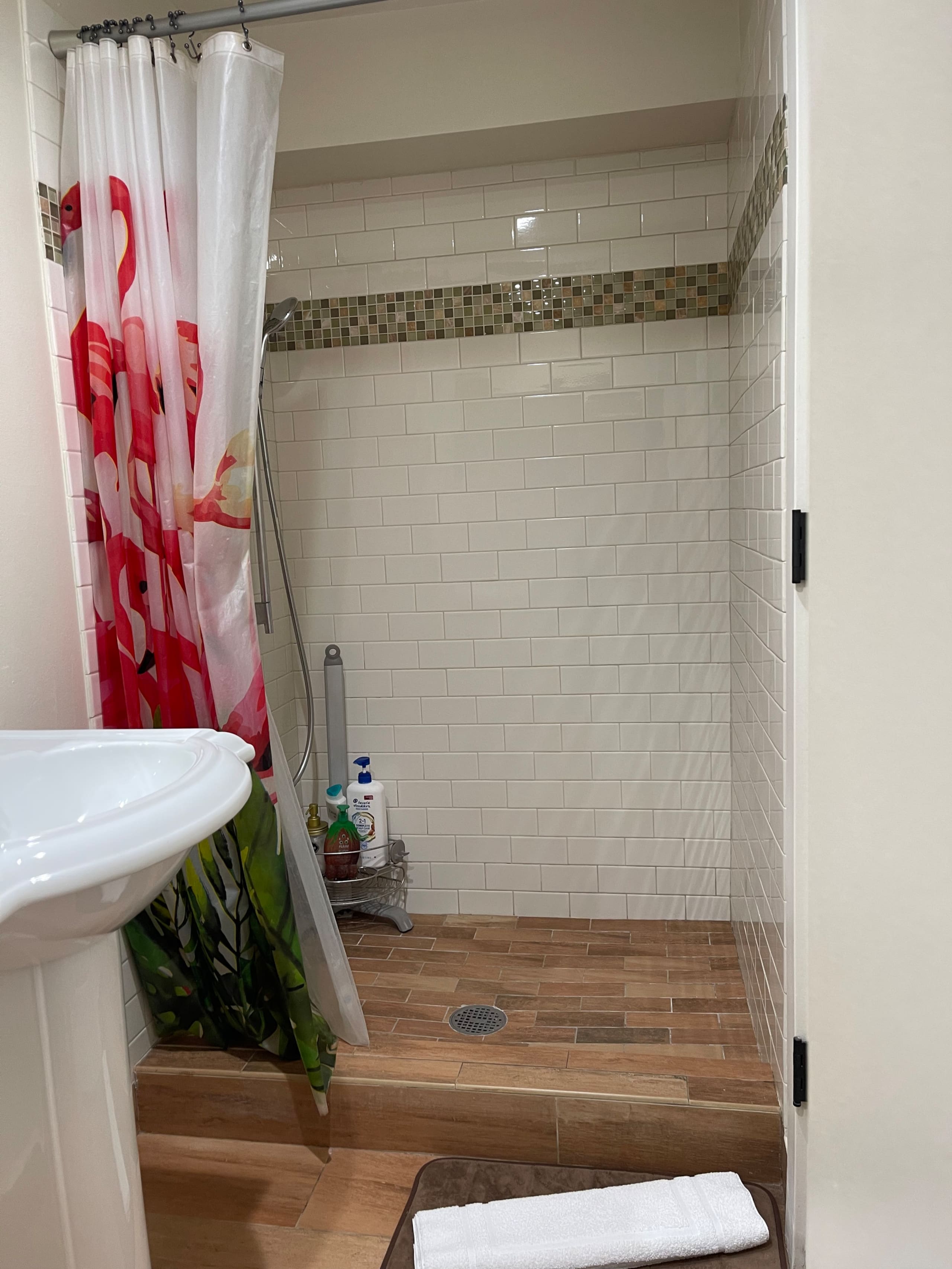 Home in San Francisco · ★4.85 · 1 bedroom · 4 beds · 1 bath - Image 62