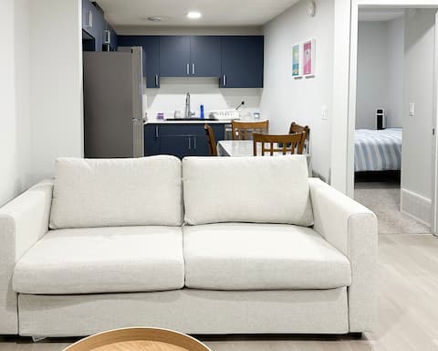 Successful Airbnb property: Mimi's Basement (1 BR Suite) in Fulton Meadows