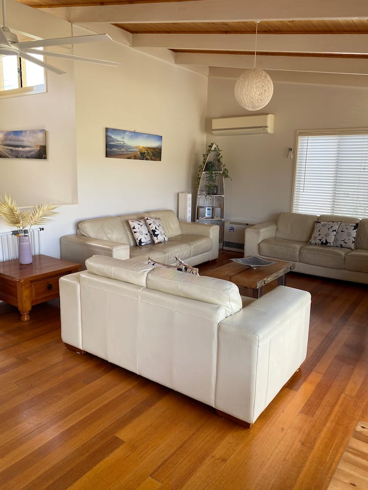 Jan Juc Beach Break-walk To Beach, Pet Friendly - Jan Juc