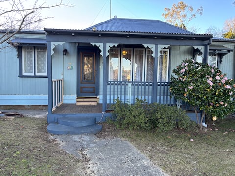 Leura Cottage, 5 mins to Mall, Quiet and Cozy