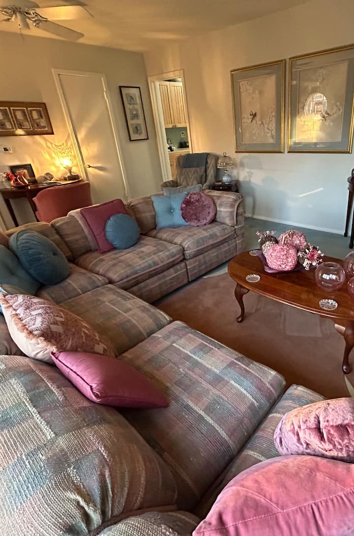 Duplex Home In Midland - The Blue Unit/right Side - Midland, MI