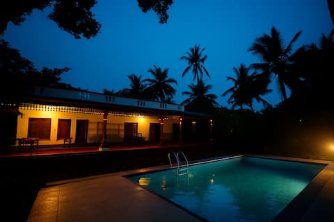 Vana - city center | Luxury 3BHK pool, sauna & patio