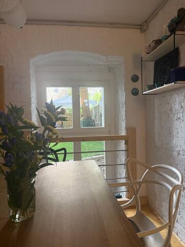 Central apartment with private Garden gallery image 3