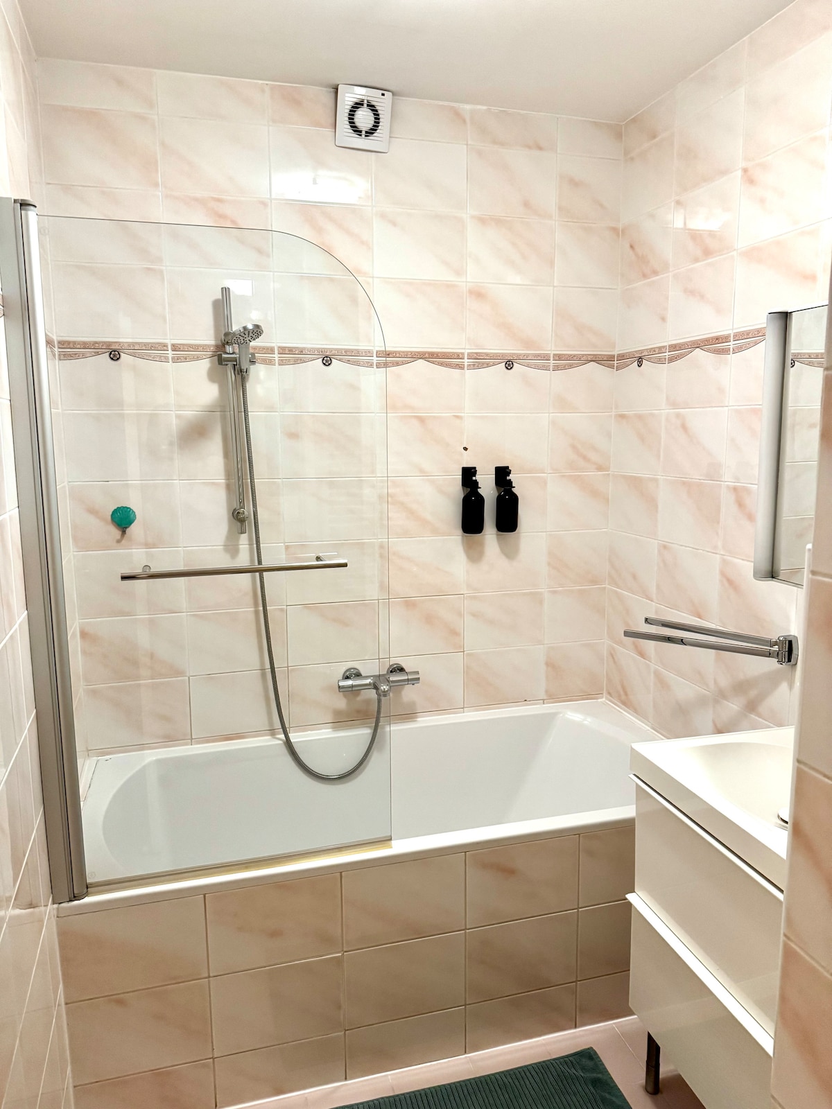 Central View Vienna 92 m² 3 BD apartment photo 2