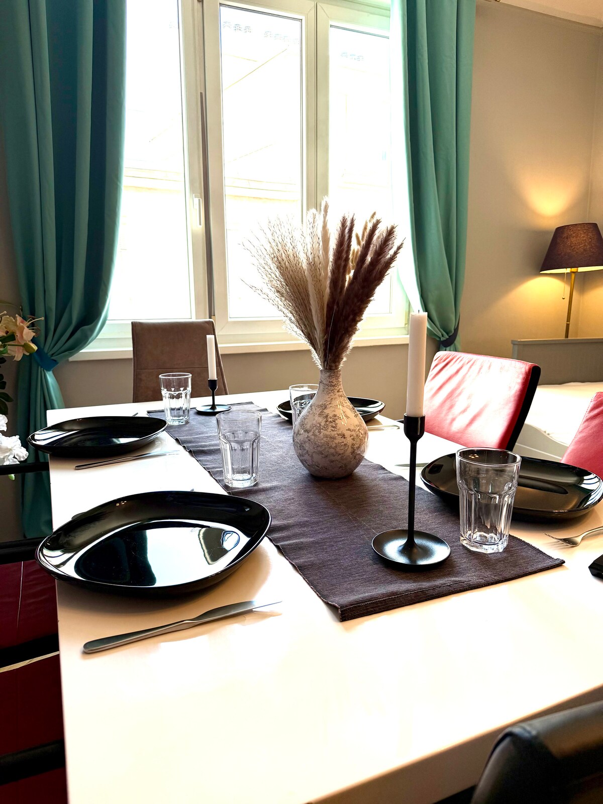 Dining area image 1