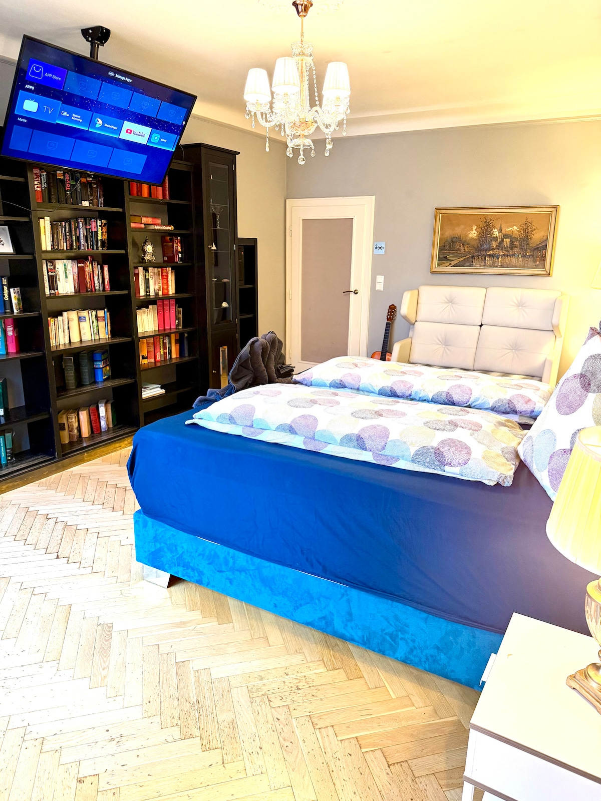 Bedroom 1 image 5