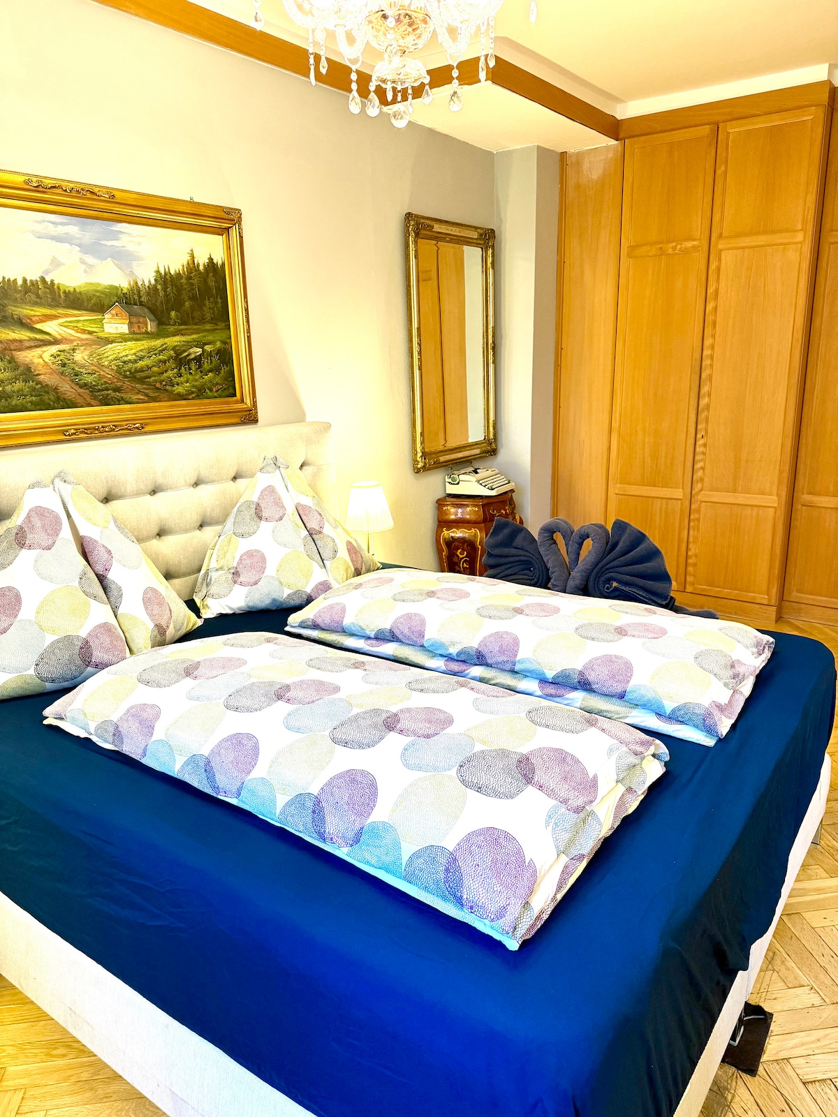 Bedroom 2 image 1