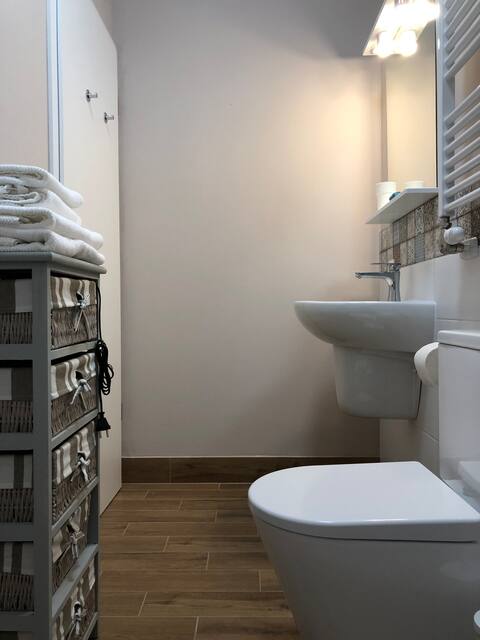 Popular Airbnb listing: White Crow House 2 in Hévíz