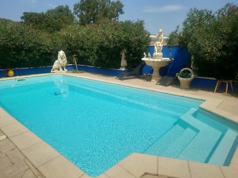 La Maison Bleue