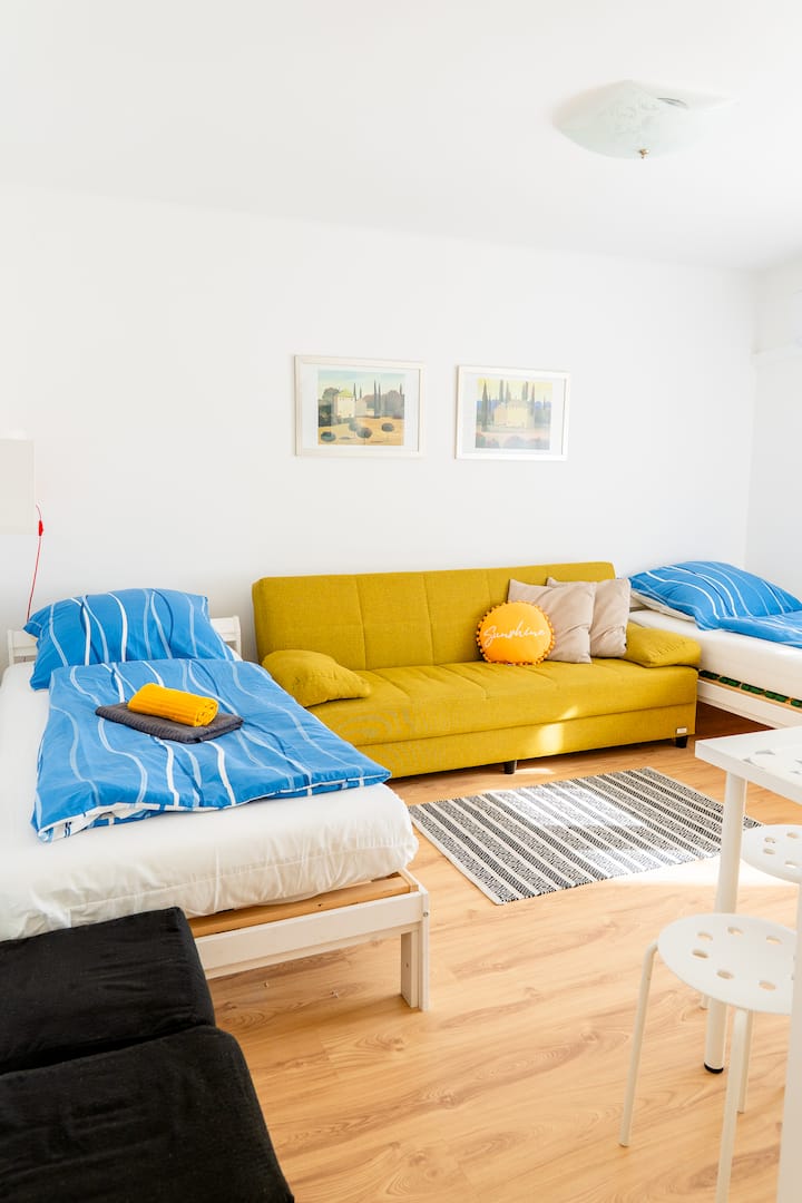 في نفس المكان الذي توجد فيه الأسرّة النهارية.