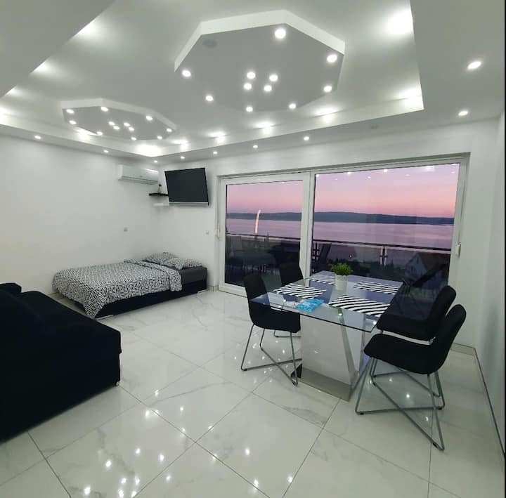 Heated Pool&jacuzzi Delux Apartment 65m2 - Crikvenica