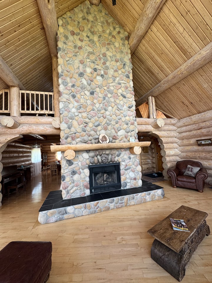The Cochrane Log Home - Cochrane
