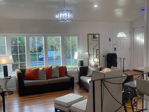 Sleeps 15! Huge Suburban Home near DC and Metro