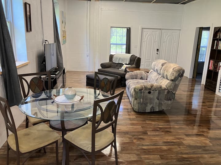Historic District 2-bedroom Loft - 莫里斯敦