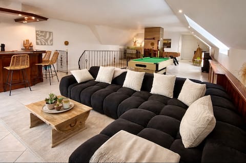 Large Gîte with a view of Mont Saint Michel