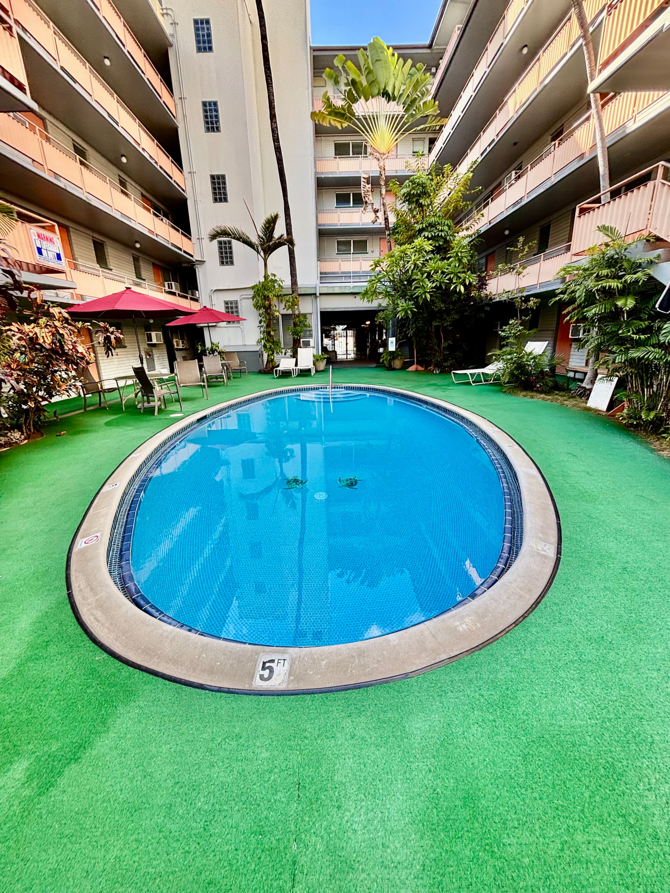 Condo in Honolulu · ★4.68 · 1 bedroom · 2 beds · 1 private bath - Image 26
