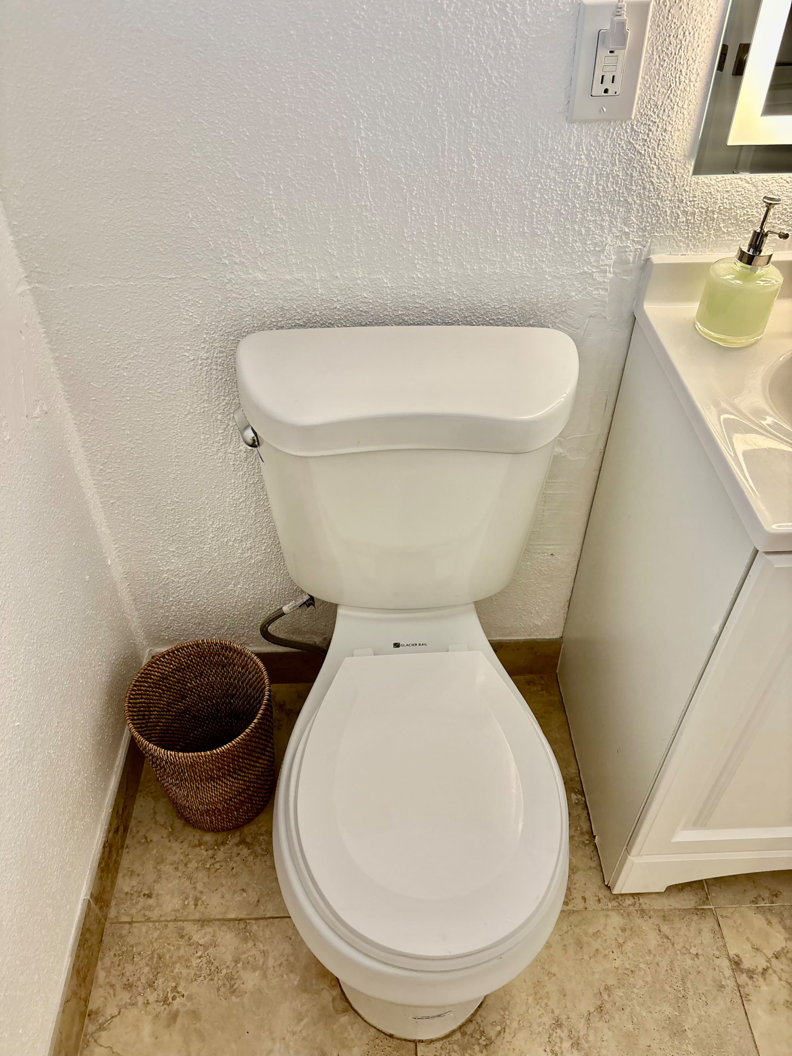 Condo in Honolulu · ★4.68 · 1 bedroom · 2 beds · 1 private bath - Image 21