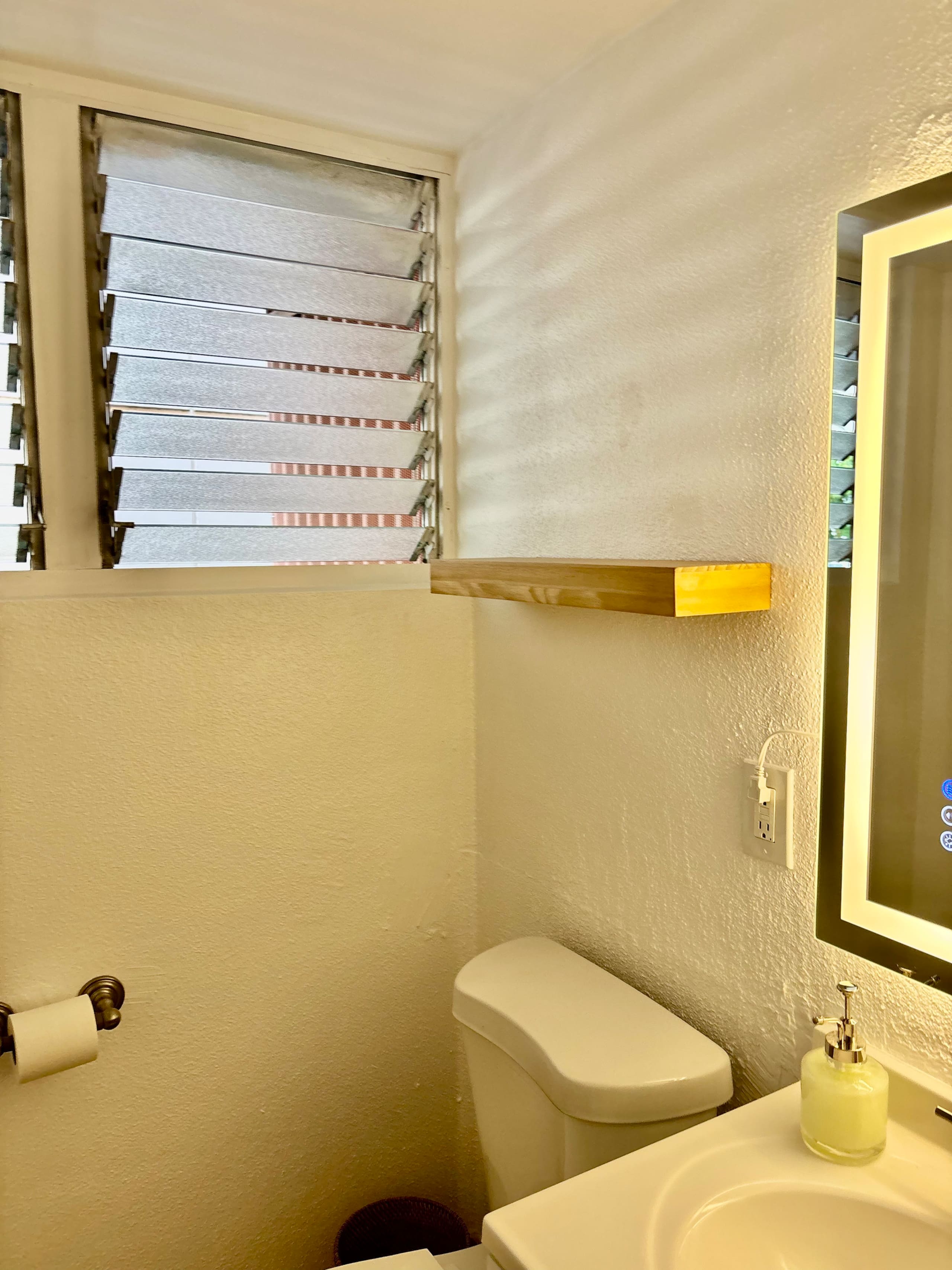 Condo in Honolulu · ★4.68 · 1 bedroom · 2 beds · 1 private bath - Image 20