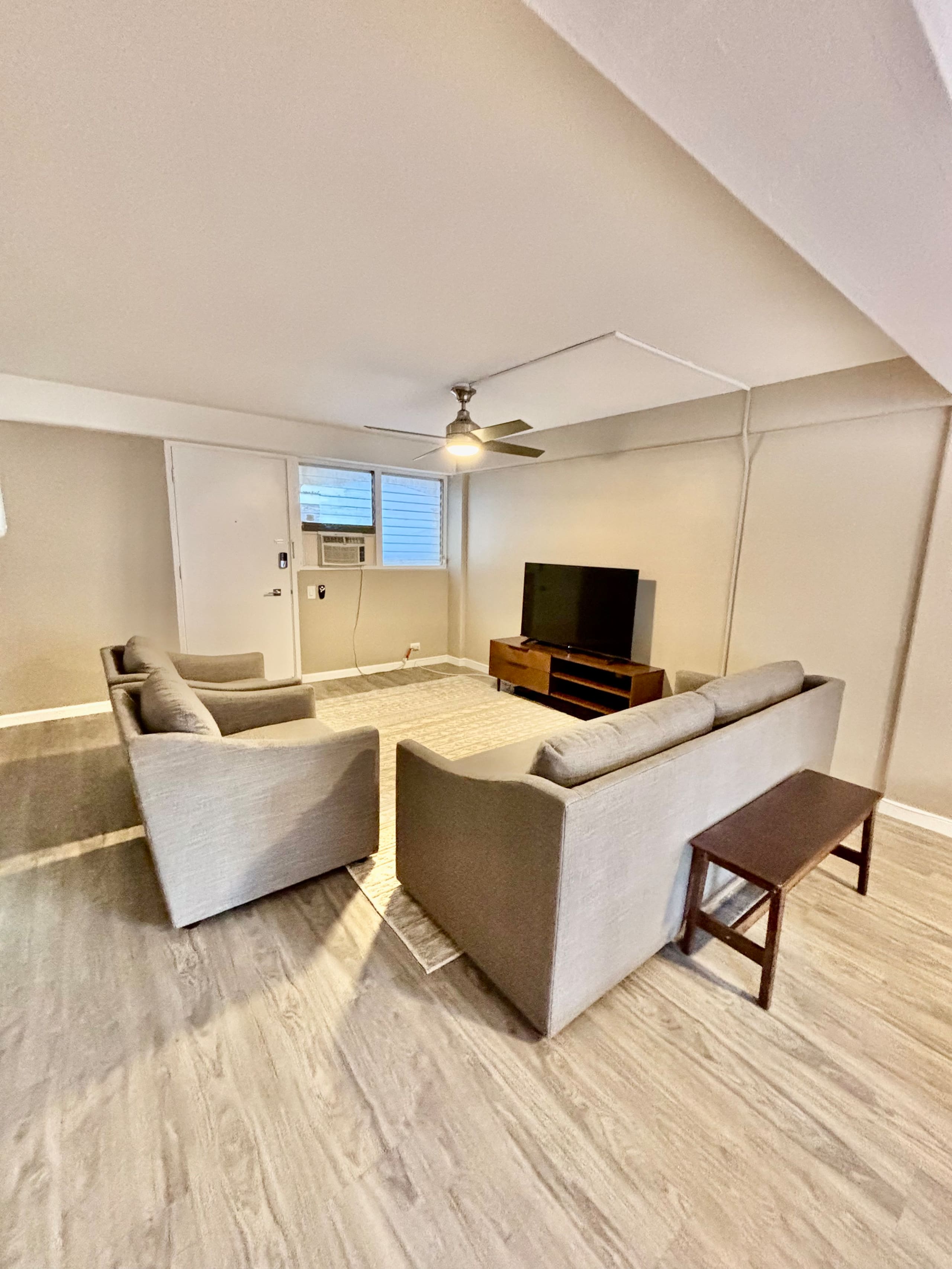 Condo in Honolulu · ★4.68 · 1 bedroom · 2 beds · 1 private bath - Image 2