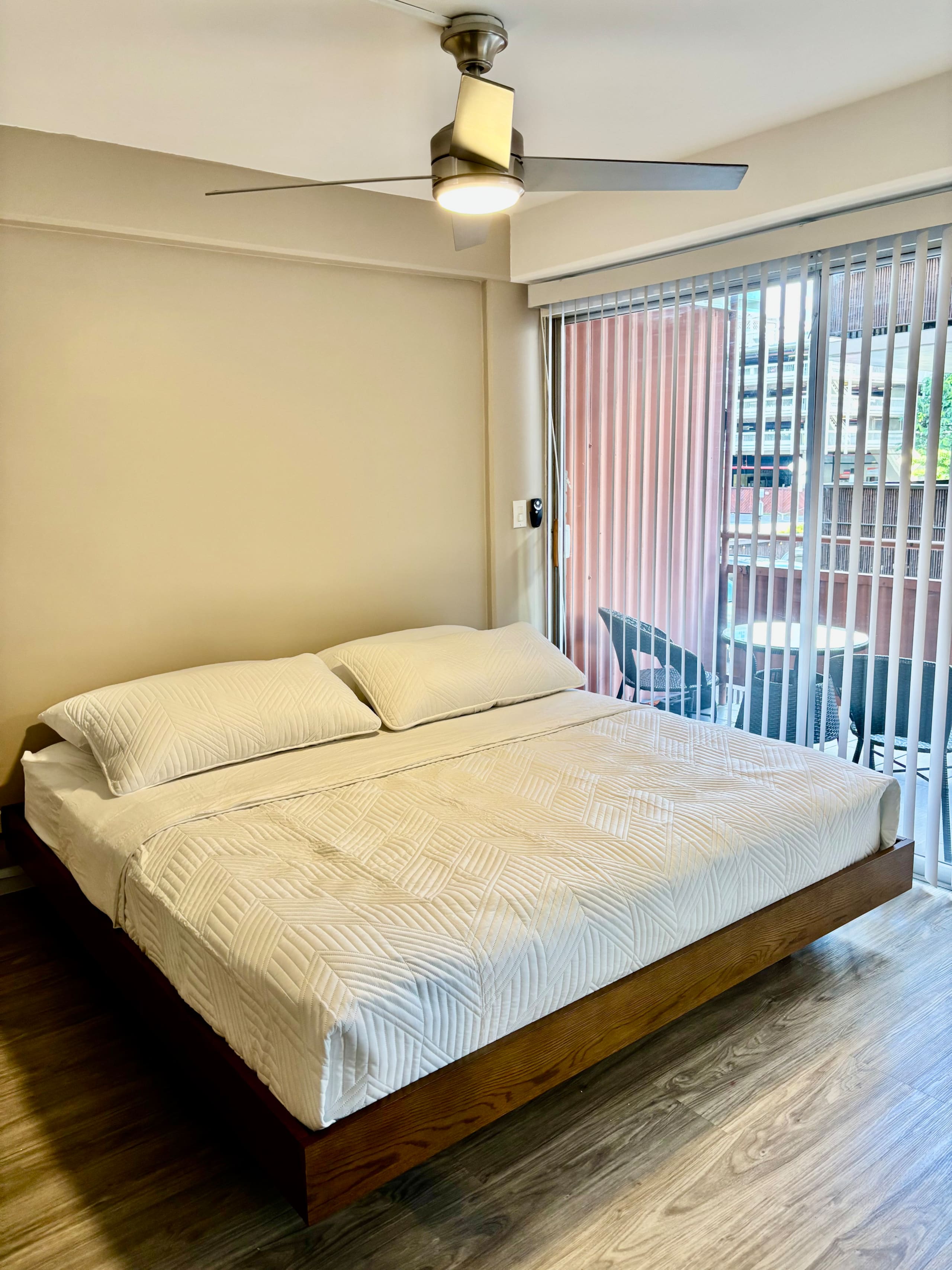 Condo in Honolulu · ★4.68 · 1 bedroom · 2 beds · 1 private bath - Image 14