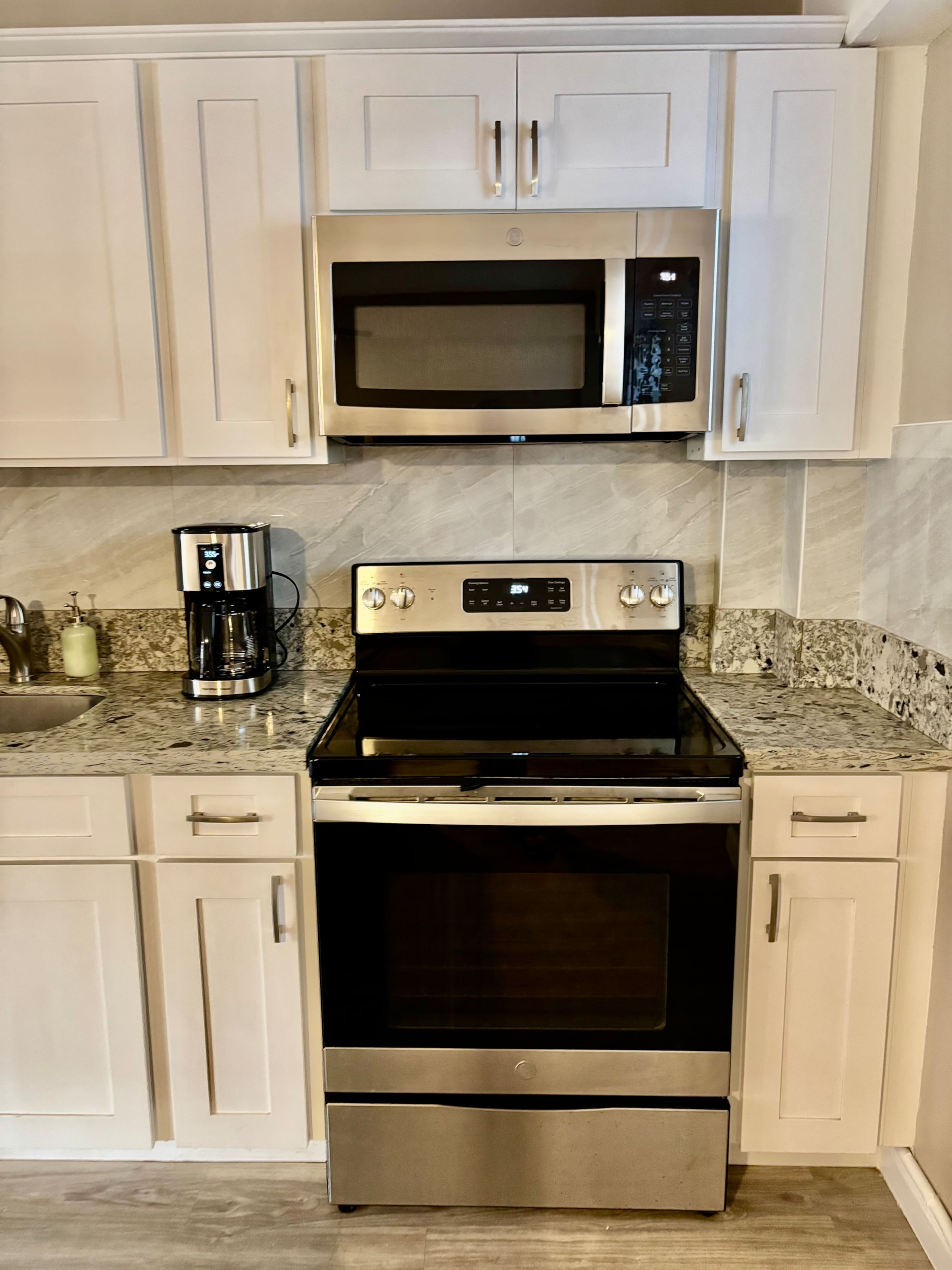 Condo in Honolulu · ★4.68 · 1 bedroom · 2 beds · 1 private bath - Image 8