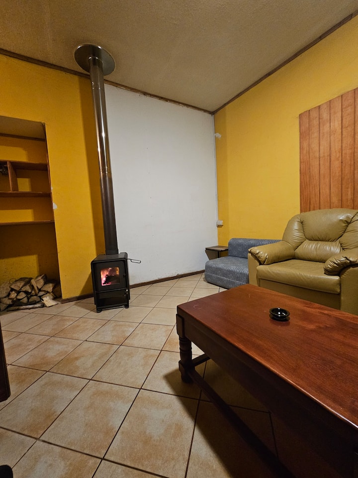 Casa Acogedora, Con Chimenea Y Patio Exterior. - Linares