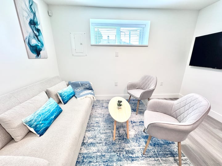 Perfect Vancouver Travel Hub For Couples Or Family - Vancouver
