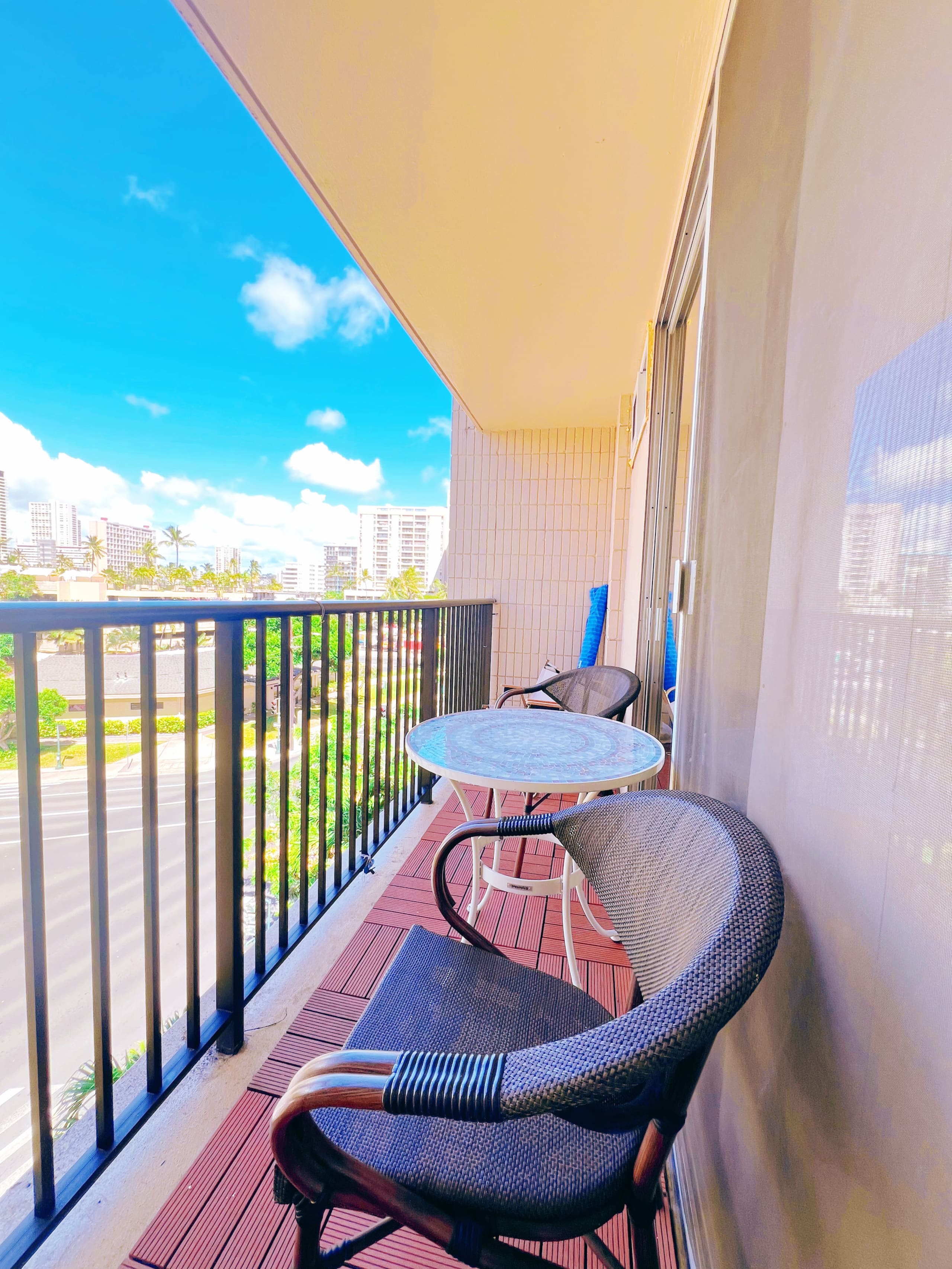 Newly renovated 2b/1b in Waikīkī-Free parking - Photo 36