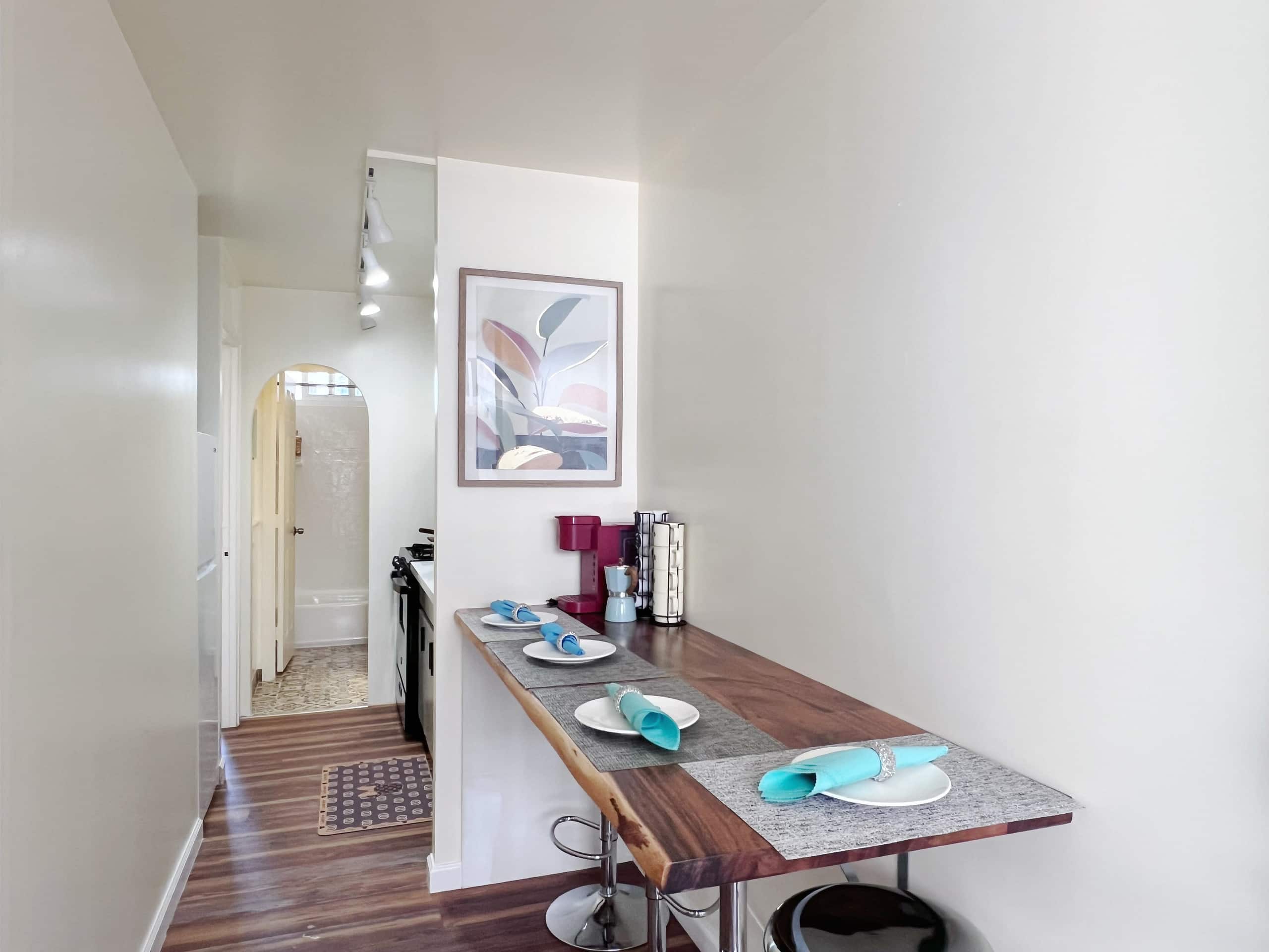 Newly renovated 2b/1b in Waikīkī-Free parking - Photo 6